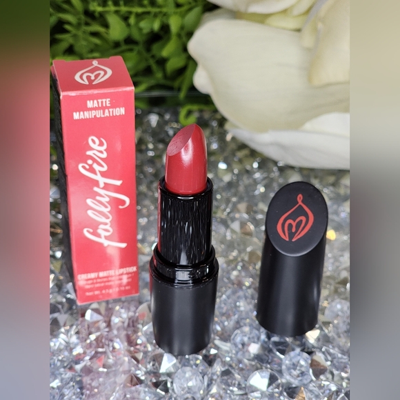 Folly Fire Creamy Matte Lipstick ~ Full House - Picture 4 of 4